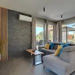 Villa In With Pool Near Brijuni Park Marčana