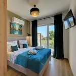 Villa In With Pool Near Brijuni Park *