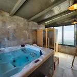 Villa In With Pool Near Brijuni Park