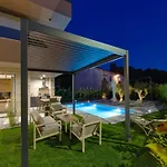 In With Pool Near Brijuni Park Villa Marčana