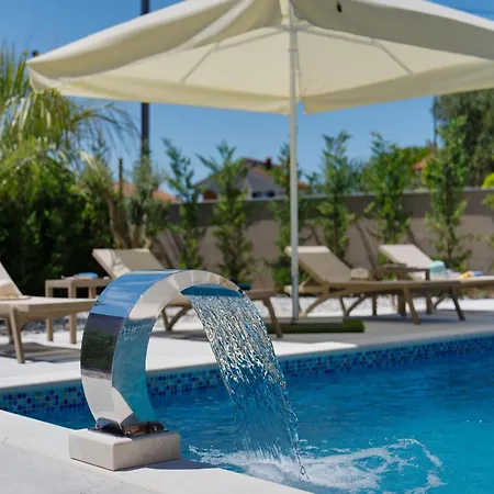 In With Pool Near Brijuni Park *