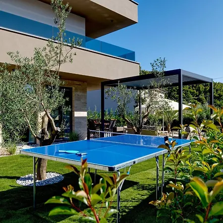 In With Pool Near Brijuni Park Marčana